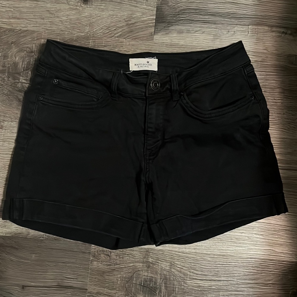 Women’s bootlegger jean shorts 28W